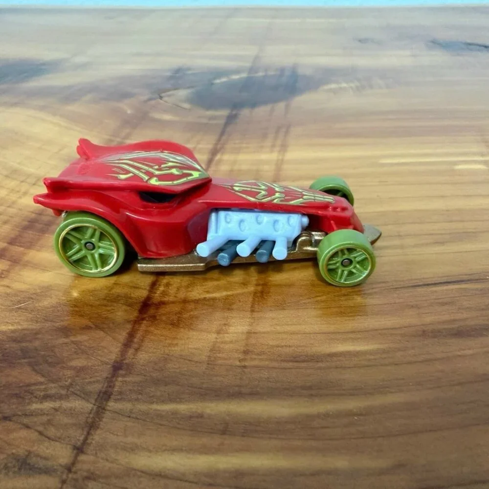 Hot Wheels Lot of 3, Toys Car - Draggin' Tail, Screamliner, Ratical Racer.